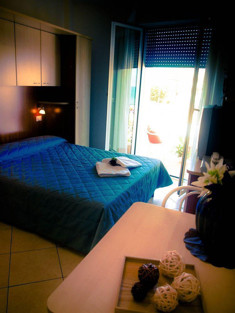 Residence Mediterraneo Rimini Exterior photo