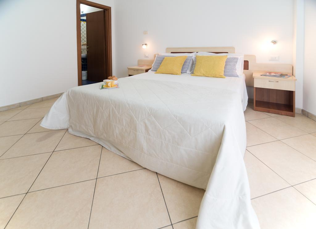 Residence Mediterraneo Rimini Room photo
